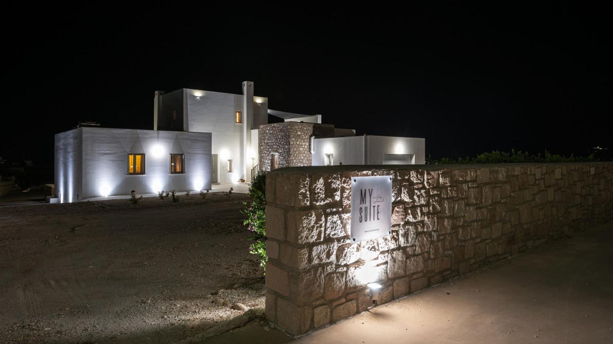 My * Adamantas (Milos)